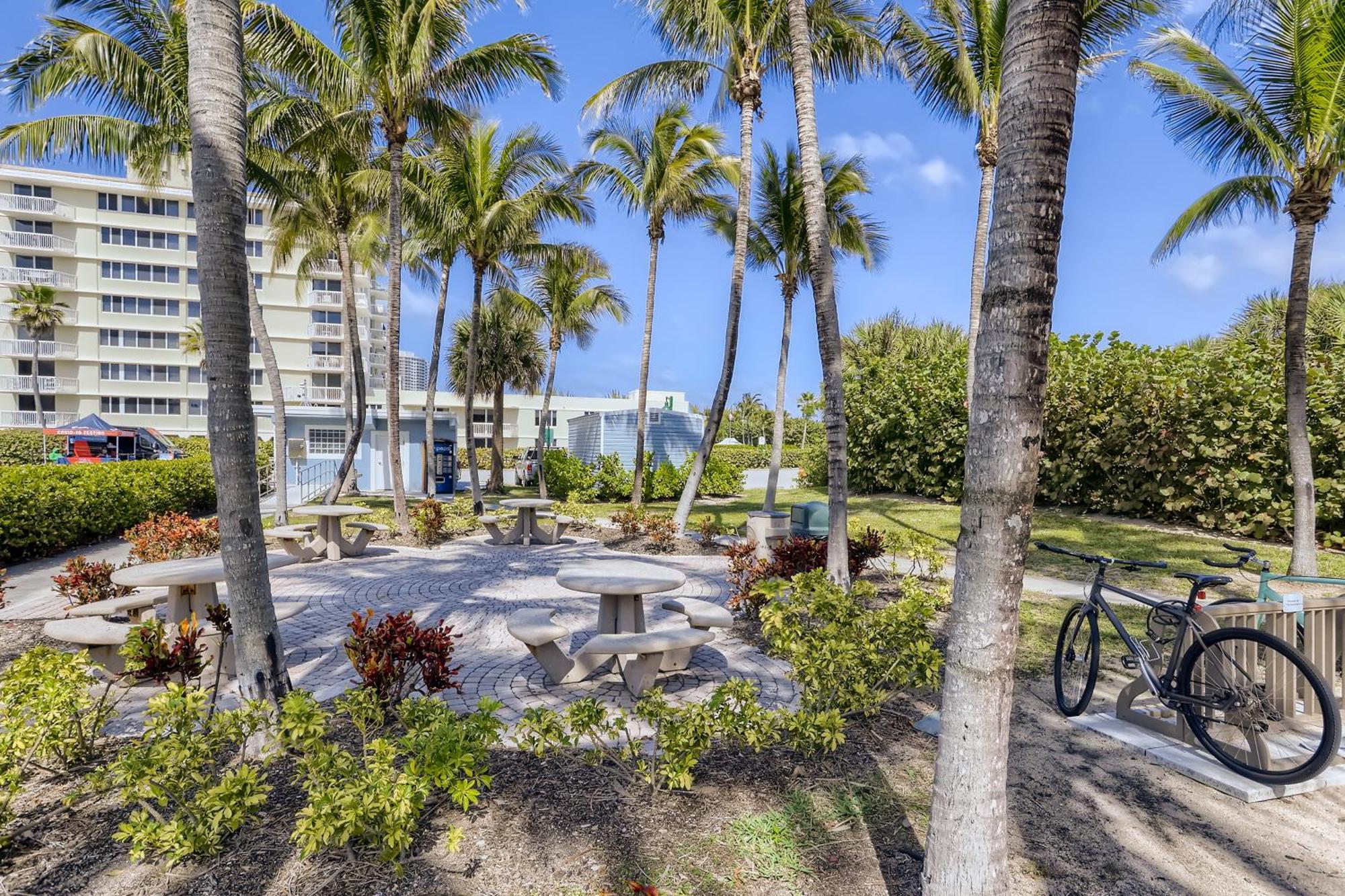 Sii 1 Bedroom Tropical Gem! Appartamento